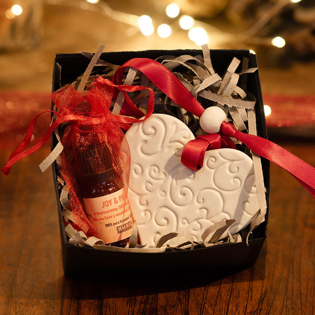 Joy & Peace Christmas Essential Oil with Artisan Heart Diffuser
